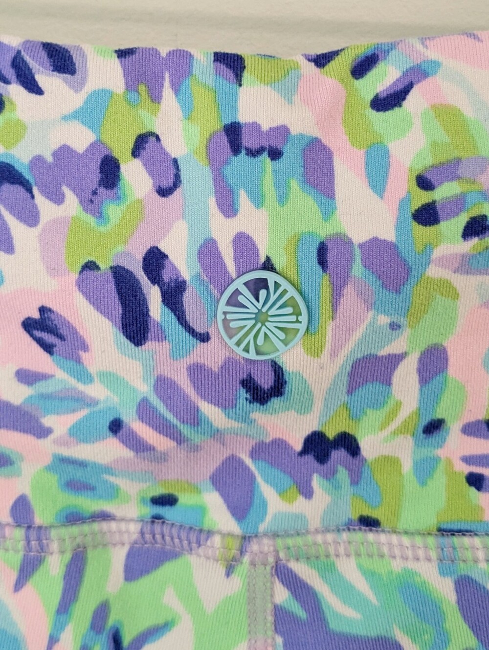 Lilly Pulitzer Weekender High Rise Leggings Shell Of A Party - Picture 4 of 8